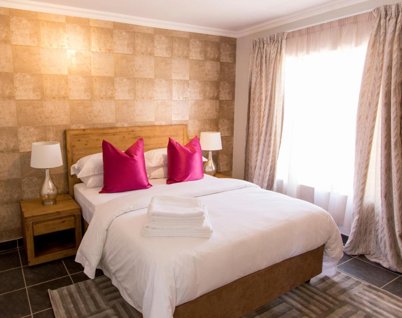 3 Lux Suites Middelburg (Mpumalanga) Exterior foto