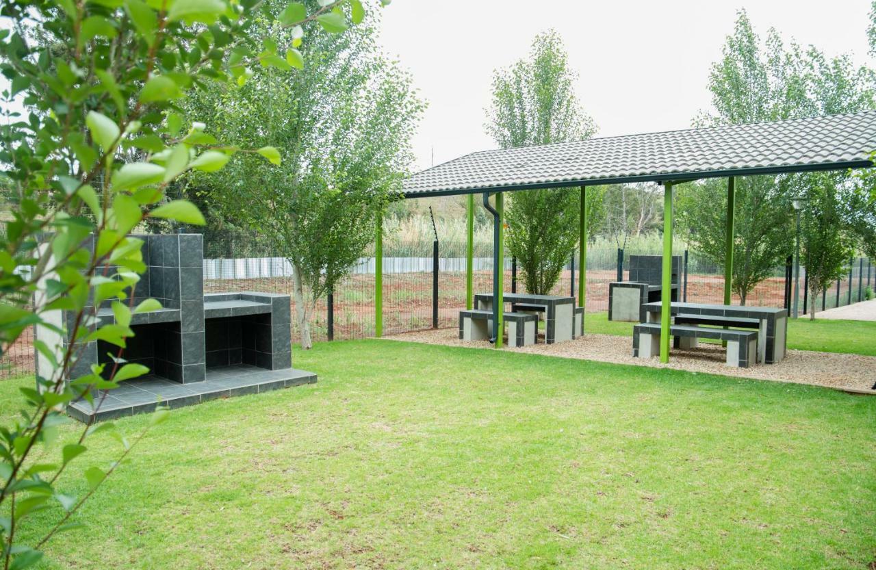 3 Lux Suites Middelburg (Mpumalanga) Exterior foto